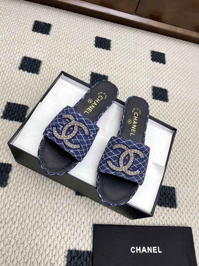 Ch**el slippers